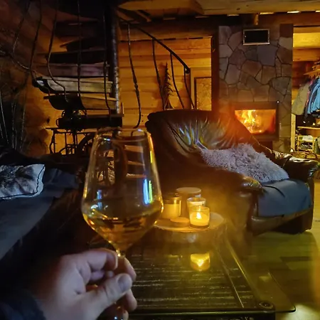 Drevenica Pod Vrbami S Farmou A Zvieratami *