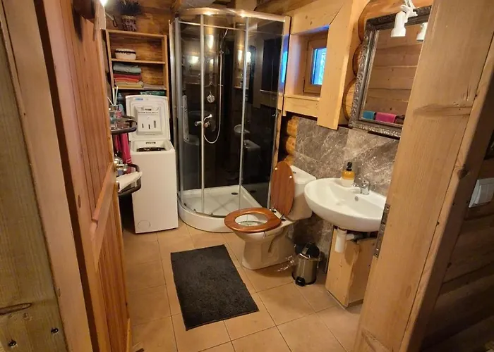 Drevenica Pod Vrbami S Farmou A Zvieratami Alpesi faház